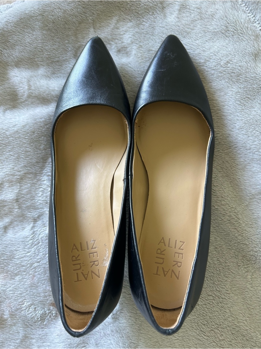 Naturalizer Black Pointed-Toe Leather Flats